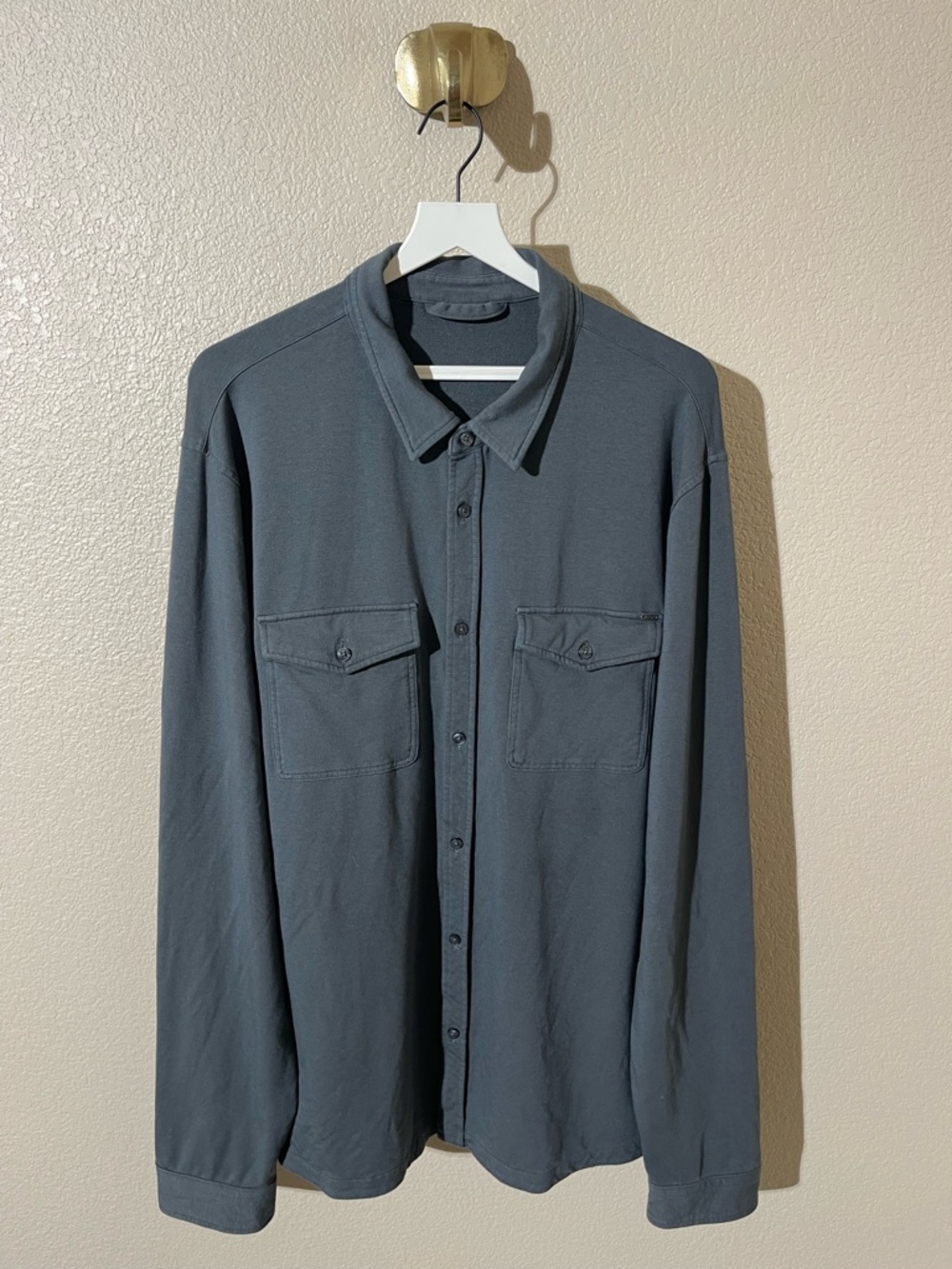 Vuori Men's Long Sleeve Button-Up Shirt in Charcoal Gray